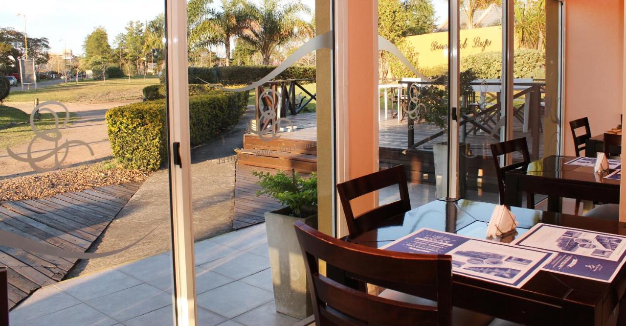 Brisas Del Lago Apart Y Hotel Federación エクステリア 写真