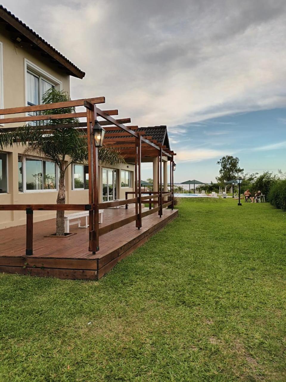 Brisas Del Lago Apart Y Hotel Federación エクステリア 写真
